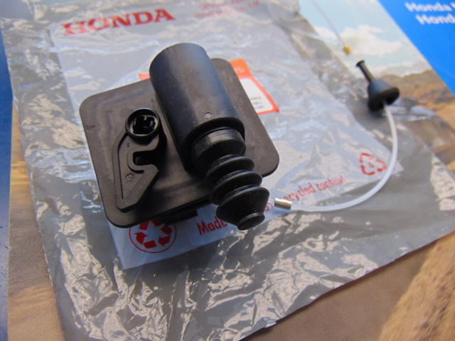 74700-TGG-A02 - 2017-2021 Honda Civic - Actuator Assembly Fuel Lid