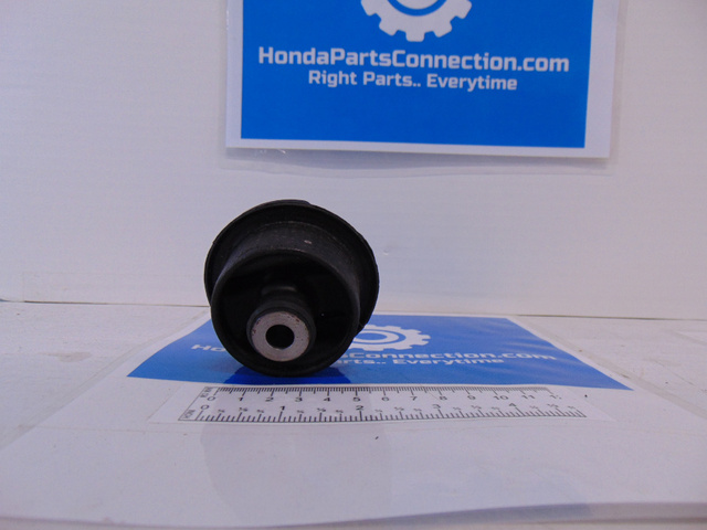 Genuine OEM Honda Rear Differential Rubber Mount For CR-V And Element (AWD/4WD) – Part #50721-S5C-013