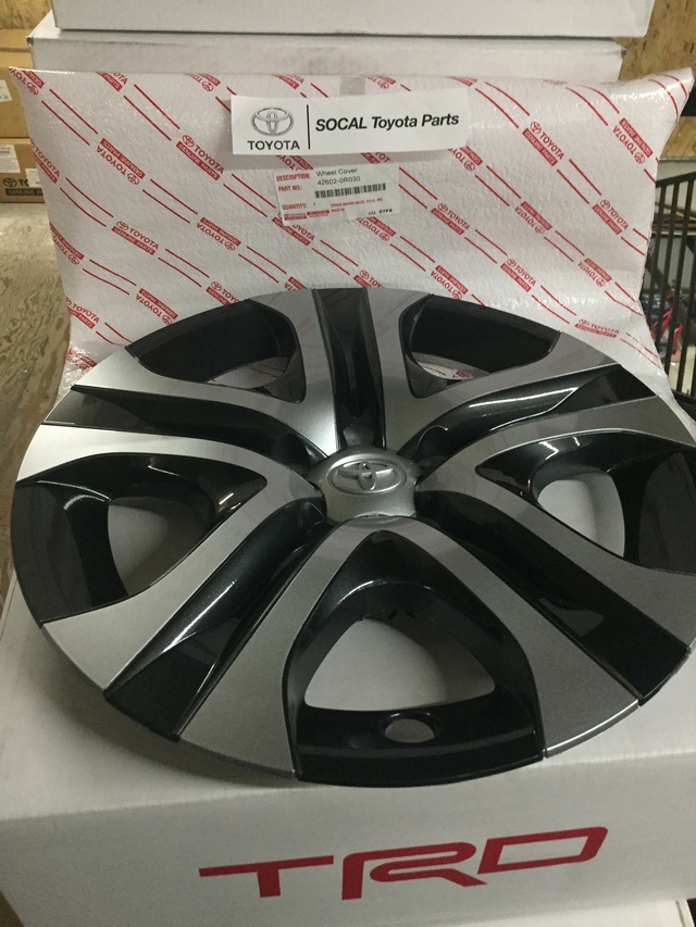 16-18 RAV4 LE Genuine Toyota Wheel Cover HUB CAP 42602-42020 for