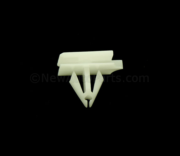 2004-2016 GM Rocker Panel Molding Clip 10323057 | NewGMParts.com