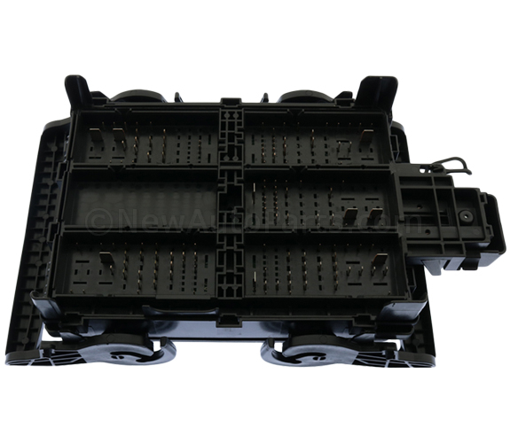 20142019 GM Engine Wiring Harness Junction Block 84303175