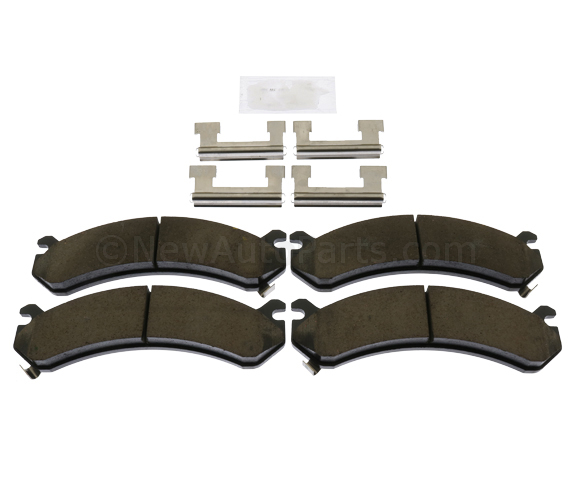 19992017 GM Front Disc Brake Pad Set with Clips 84292732