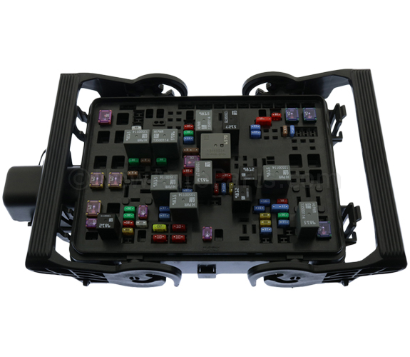 20142019 GM Engine Wiring Harness Junction Block 84303175