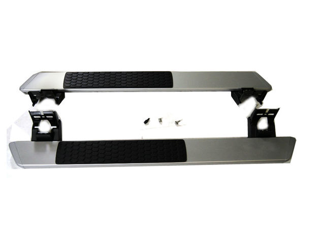 由良ページ 2009-2025 MOPAR Aluminum Running Boards In Silver For