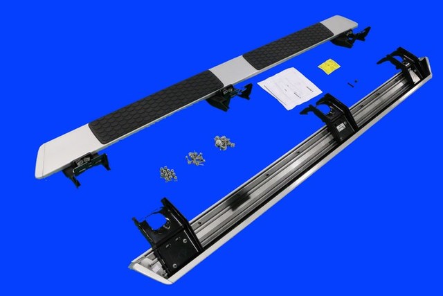Aページ 2009-2012 MOPAR Aluminum Running Boards In Silver For Quad