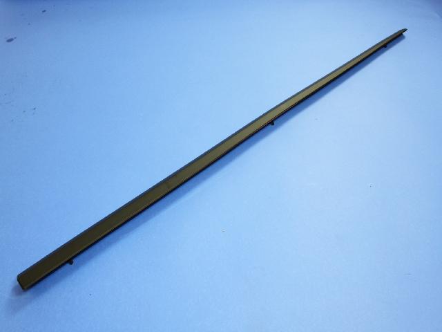 2008-2018 Mopar Front Door Molding, Right ZR52TZZAC | My Mopar Parts