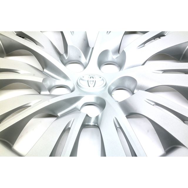 Auto Reflections 14" Silver 14-Spoke Hubcaps - 4-Pack Push-on For 2002-2006 Toyota Camry