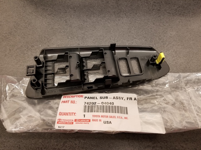 May65 様　2点おまとめ専用です★ 2012-2015 Toyota Tacoma Door Switch Trim Panel (Left, Front