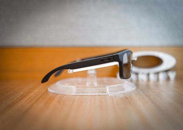 o Oakley 0OO9039 Straight Jacket Sunglasses - Matte Black - Amevista