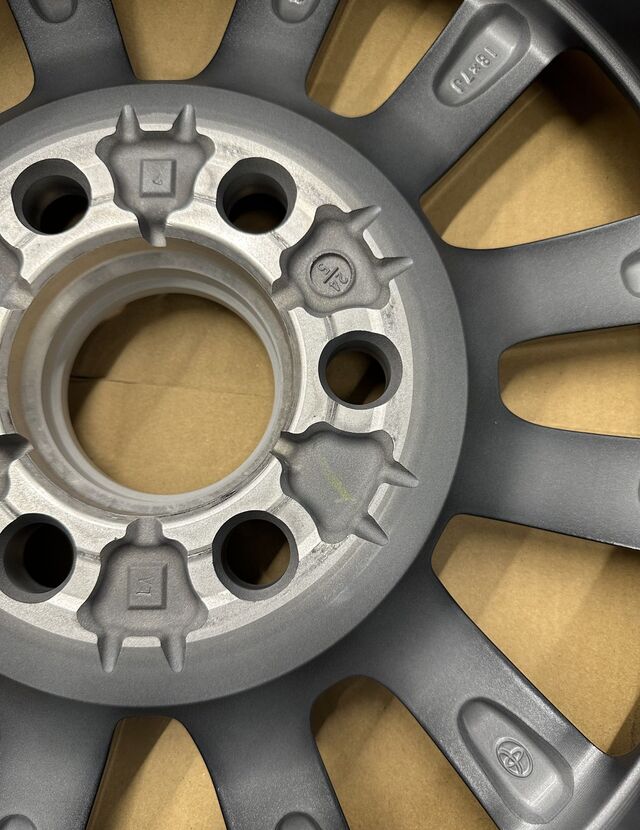 テイ 42611-02880 Genuine Toyota Wheel, Disc