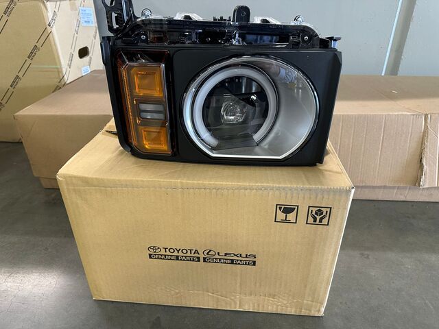 81185-60N90 - LC250 CIRCLE LED ASSEMBLY DRIVER SIDE - Unit