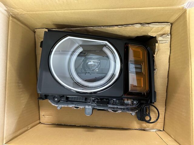 らいおん 81185-60N90 - LC250 CIRCLE LED ASSEMBLY DRIVER SIDE - Unit