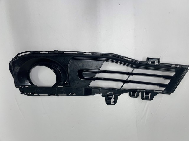 51117396878 - 2016-2019 BMW Fog Lamp Bezel (51-11-7-396-878) | BMW 