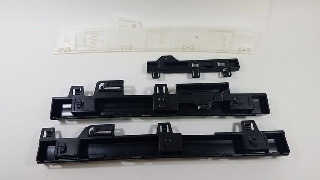 51778056819 - 2014-2021 BMW Rocker Molding Retainer Set