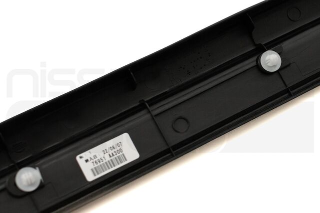 Genuine Door Entry Kick Plate (rh) (r34 Gt-r) - 76951-AA300