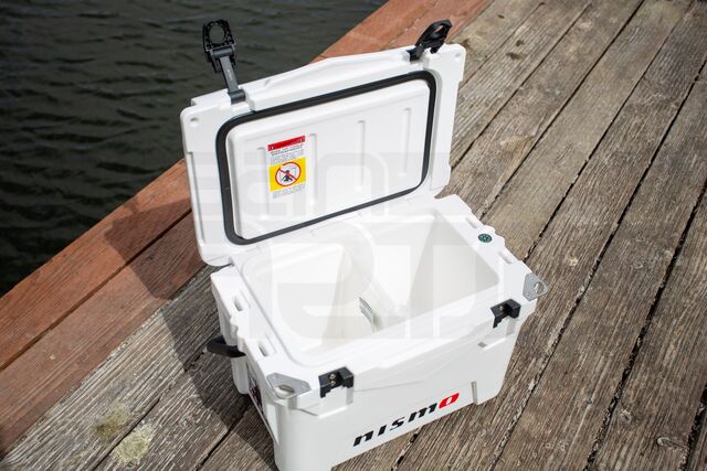 Genuine Nismo White 20-quart Cooler / Ice Box - T99C9-20QWT