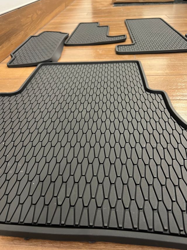 2022-2023 Mazda CX-9 All Weather Floor Mats Rears w/ Captains