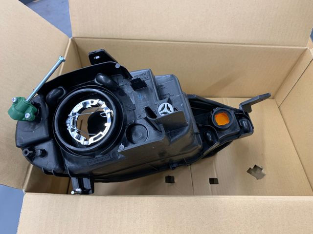 NC10-51-0L0E - Lens & Housing Left - 1999 2000 Mazda Miata | Mazda