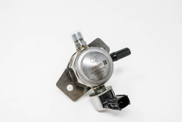 thumbnail image 2 of 23101-0P020 High Pressure Fuel Pump For Toyota Tacoma Highlander GS350 GS450h 2 of 11