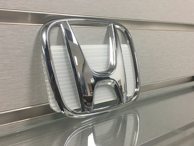 Honda Grille Emblem 75700-TF0-000 - Genuine OEM Replacement For 2009-2011 Honda Civic Sedan