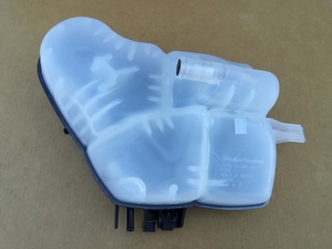 Coolant Degas Bottle Reservoir Tank For 2003-2007 Ford F-250 /F-350 6 - View #10