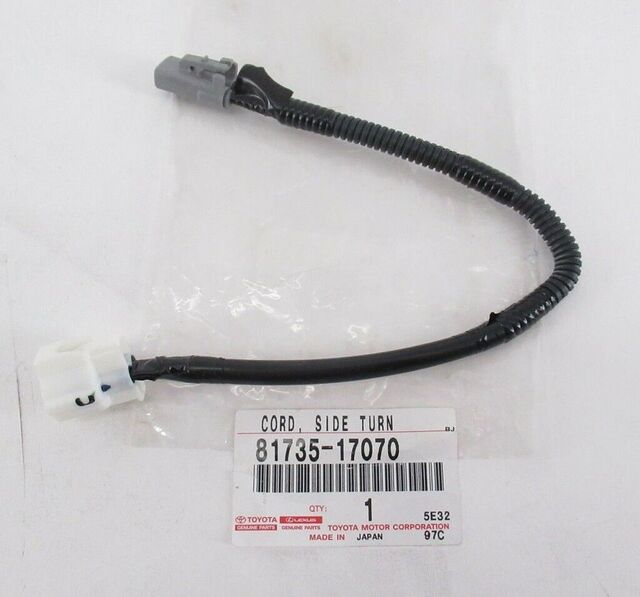 Genuine Toyota Socket & Wire Side Turn Signal Lamp 81735-17070 | eBay