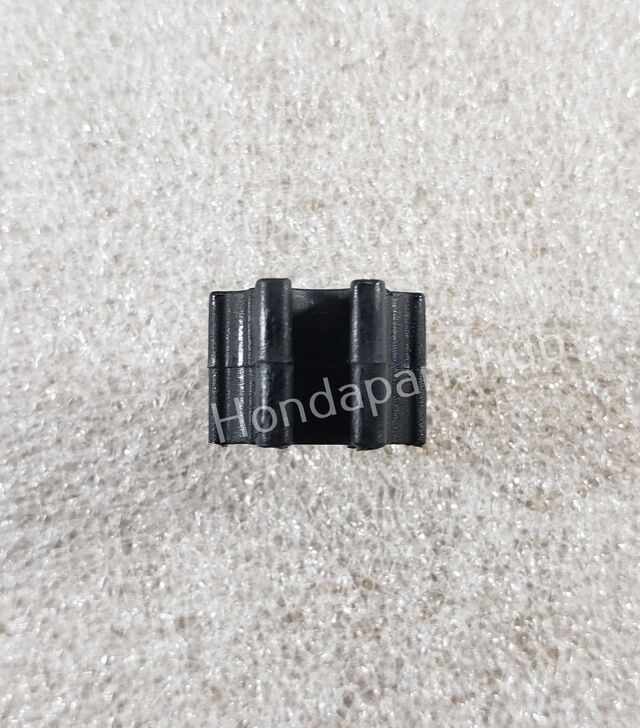 1993-2022 Honda Fuel Lid Opener Cable Clip (internal) 90684-SD4