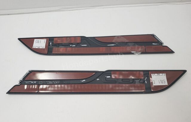 OEM Honda Front Grille Radar Emblem – 2023-2025 Honda CR-V (Used)