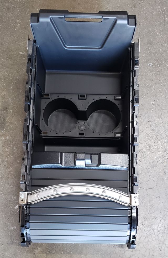 2009-2015 Honda Pilot 09-15 Honda Pilot Shutter *NH167L* (Graphite