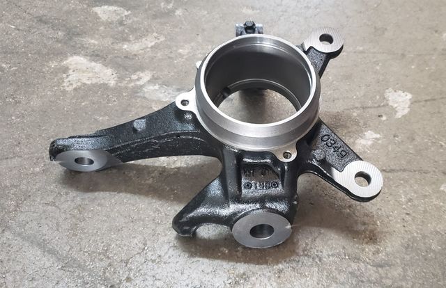 686-357 Front Steering Knuckle & Wheel Bearing Hub Assy