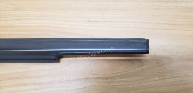 Automotive Trim Molding Honda Rear Door Molding Replacement Part