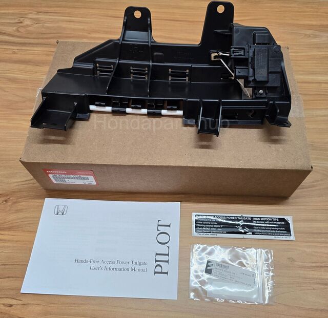 2023-2026 Honda Pilot 23-25 HONDA PILOT Hands-Free Trailer Hitch