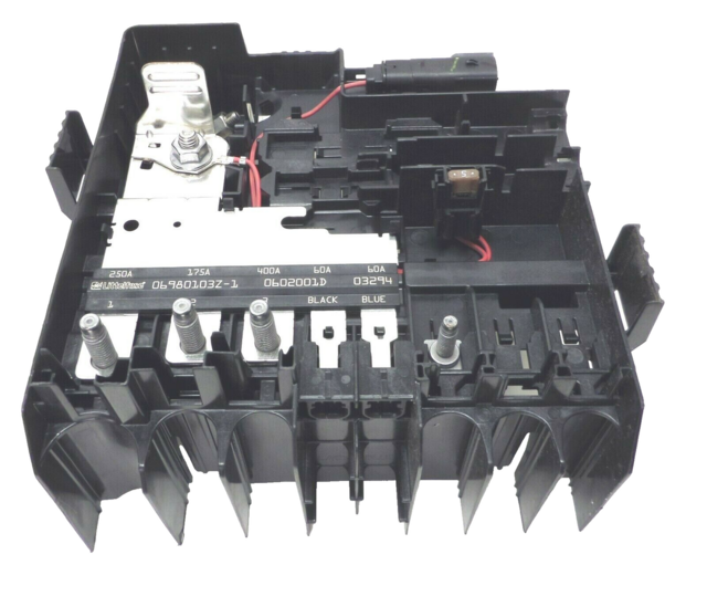 thumbnail image 2 of Battery Distribution Engine Compartment Fuse Block 23223079 2 of 14