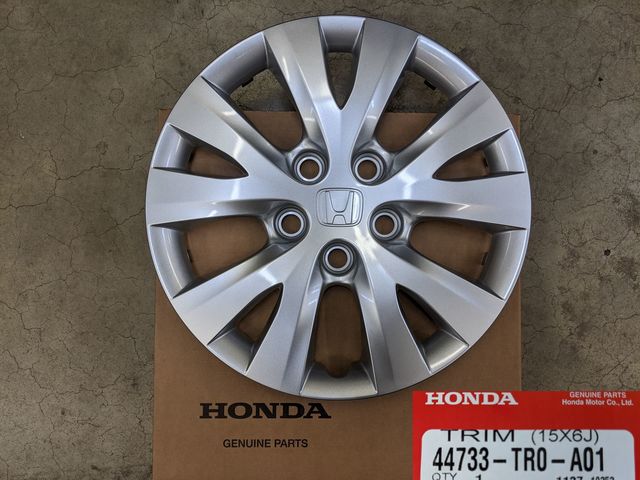 Honda Genuine 44733-TS8-A00 Wheel Trim Honda Genuine 44733-TS8-A00 Wheel Trim