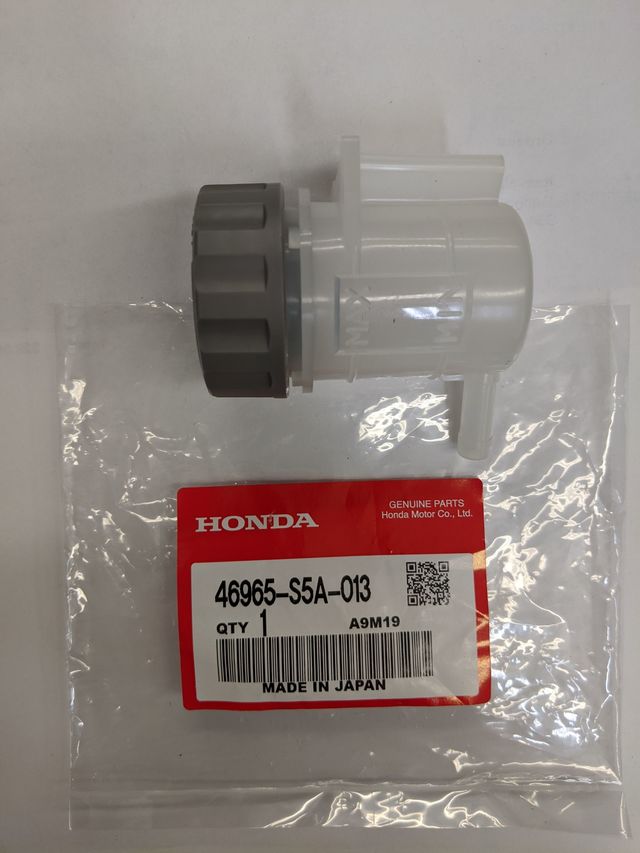Genuine Clutch Master Cylinder Reservoir Tank Cap 46020-3S501