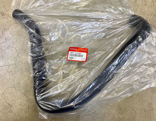 Tubo Acqua Inferiore Originale Honda 19502-PAA-A00 - Ricambio Per Accord 2.0 1998-2002 - OEM HONDA