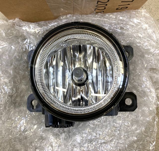 thumbnail interactive-video image 1 of Pair LED Fog Lights For Honda – DOT/SAE, 5500K, 10-Year Warranty 1 of 2