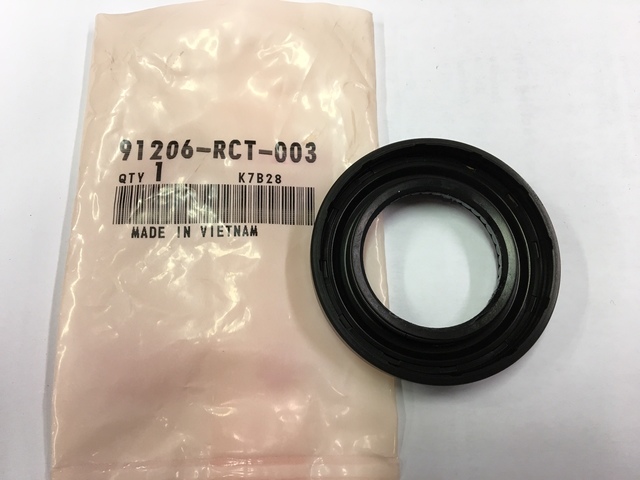 2006-2018 Honda Genuine Honda Axle Oil Seal (35X58X8) (Nok) 91206