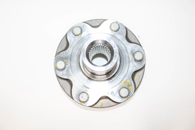 ちょんぴ 43502-60201 - Wheel Hub (Left, Right, Front) 2003-2024 Toyota