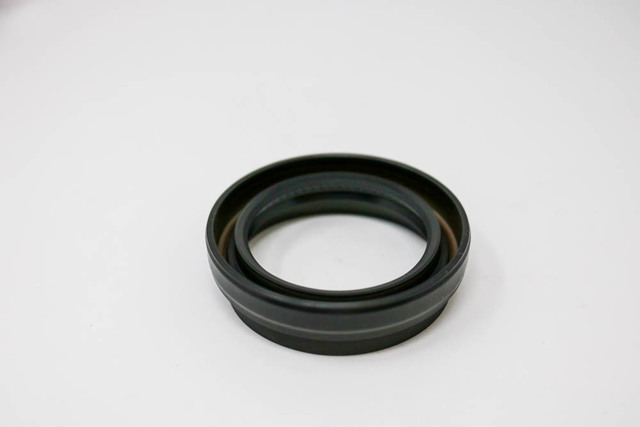 とっとページ 90311-40028 - Automatic Transmission Output Shaft Seal
