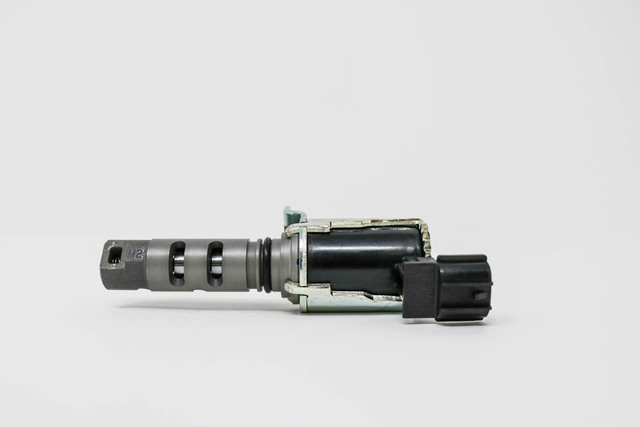 サラヴァ! Genuine OEM Le-xus To-yo-ta 15330-28010 15330-28020 VVT