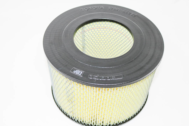 17801-66030 - Air Filter 1993-1997 Toyota Land Cruiser | Longo