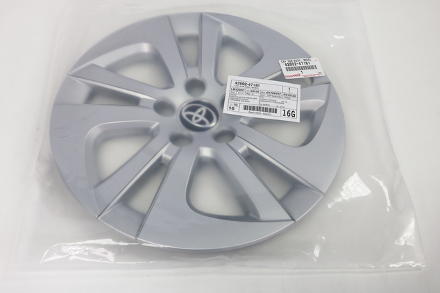 42602-47181 - Wheel Cover 2016-2018 Toyota Prius | Longo Toyota Parts