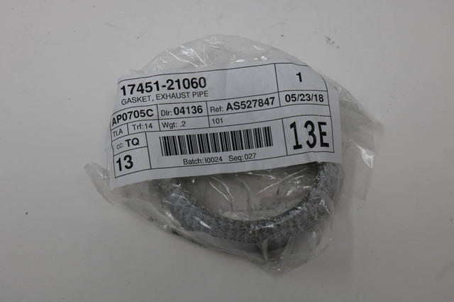 Toyota 17451 0r010