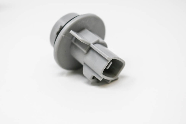 Toyota 81565-33530 Combination Lamp Socket and Wire Sub Assembly Toyota 81565-33530 Combination Lamp Socket and Wire Sub Assembly
