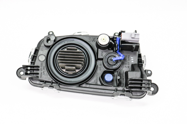 81220-47030 - Fog Lamp Assembly 2016-2018 Toyota Prius | Longo