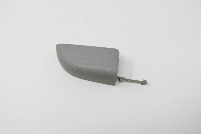 74617-0C120-B0 - Plug Assist Grip Longo Toyota Parts