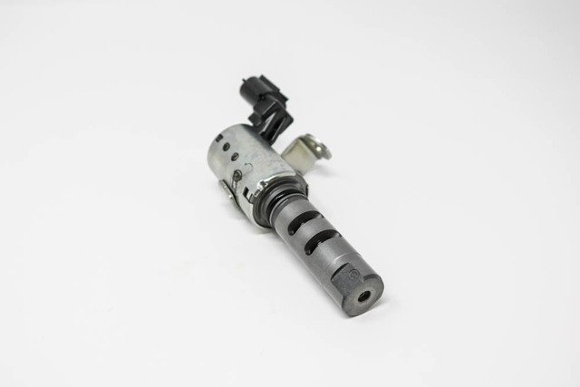 VVT Solenoid 15330-0T010 – Replacement For Lexus, Toyota Camry, Prius – 5 Year Warranty