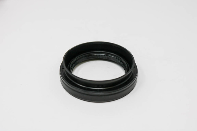オジジ 90311-40028 - Automatic Transmission Output Shaft Seal