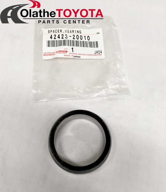 Toyota OEM 1989-2006 Axle Differential Rear Bearing Retainer 42423-20010 Factory Toyota OEM 1989-2006 Axle Differential Rear Bearing Retainer 42423-20010 Factory